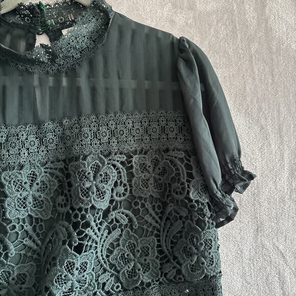 High Neck Lace Top Victorian Whimsigoth Dark Fairy Size L Green Keyhole Peplum - Picture 4 of 8